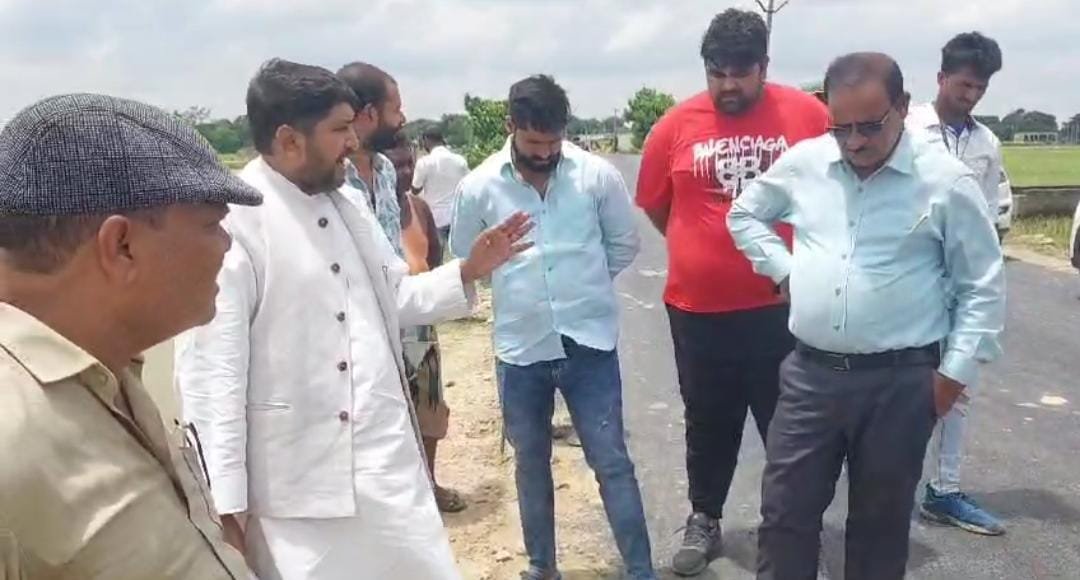 ओबीसी पार्टी के राष्ट्रीय अध्यक्ष काली शंकर यदुवंशी ने बताया कि चौरी-चौरा के ब्रह्मपुर में प्रधानमंत्री ग्राम सड़क योजना के तहत सड़क निर्माण