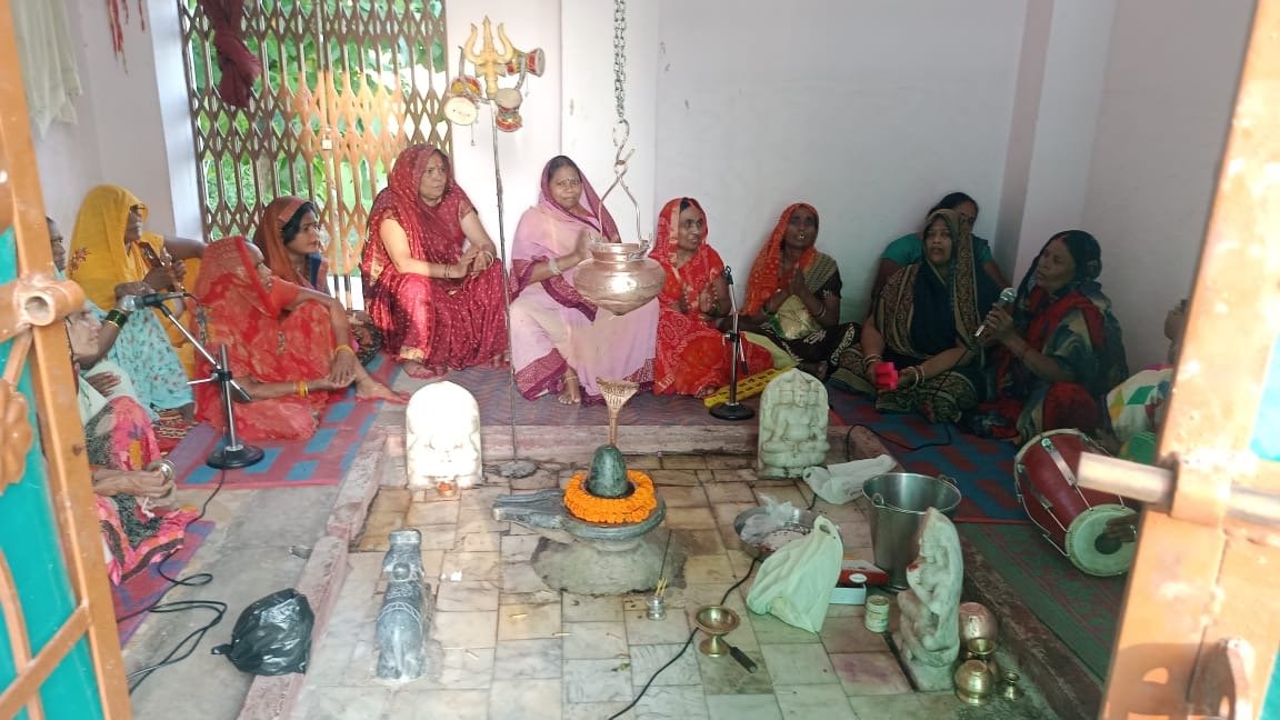 सावन का प्रथम सोमवार: मंदिरों में उमड़ी भीड़, भक्तों ने किया अभिषेक