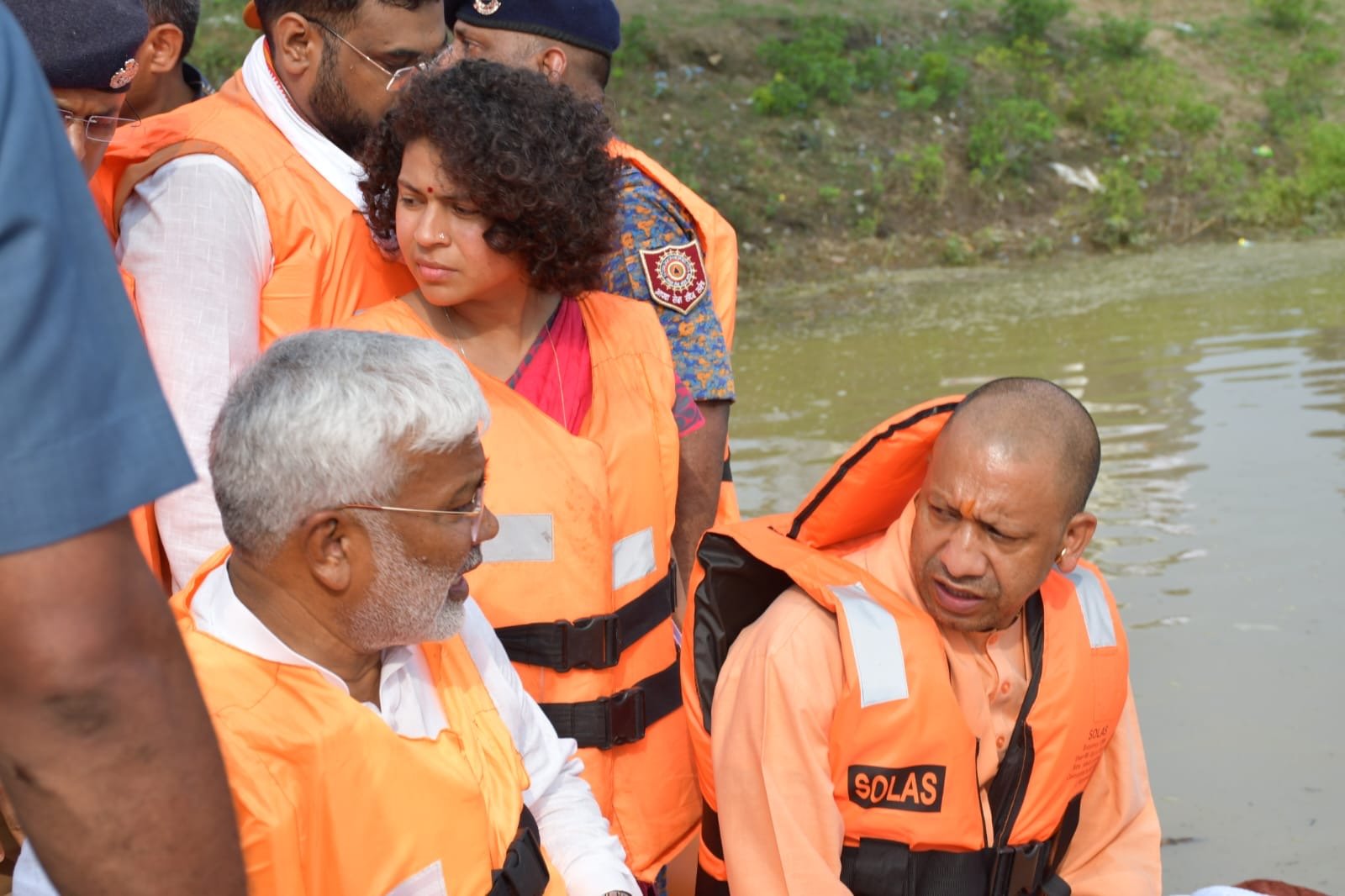 मुख्यमंत्री ने आज जनपद लखीमपुर खीरी में बाढ़ग्रस्त क्षेत्रों का स्थलीय निरीक्षण किया।