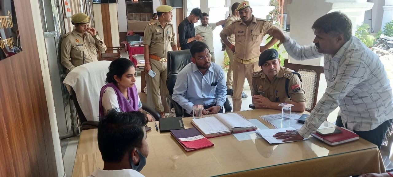 समाधान थाना दिवस पर ज्वाइंट मजिस्ट्रेट व सी ओ ने सुनी फरियाद