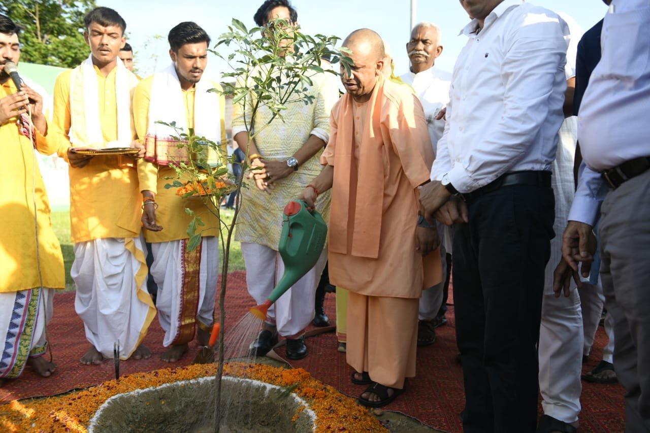 ग्लोबल वार्मिंग की चेतावनी का संज्ञान लेकर बना रहे धरती माता को हरा-भरा : मुख्यमंत्री