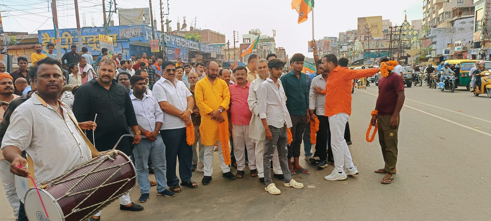 मंत्री बनने के बाद गोरखपुर प्रथम आगमन पर कमलेश पासवान का हुआ भव्य स्वागत