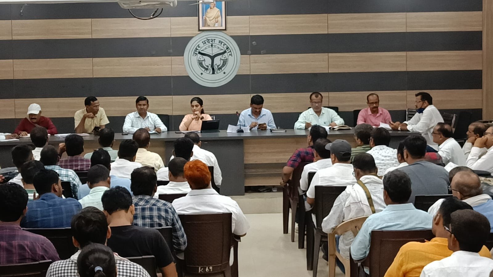 आईजीआरएस संदर्भों सहित अन्य प्रार्थना पत्र का ज्वाइंट मजिस्ट्रेट ने किया समीक्षा