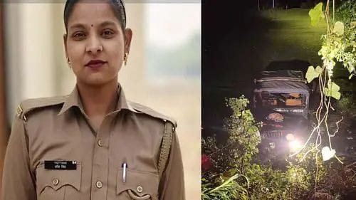 पुलिस की जीप पलटी महिला सिपाही की मौत तीन पुलिसकर्मी घायल
