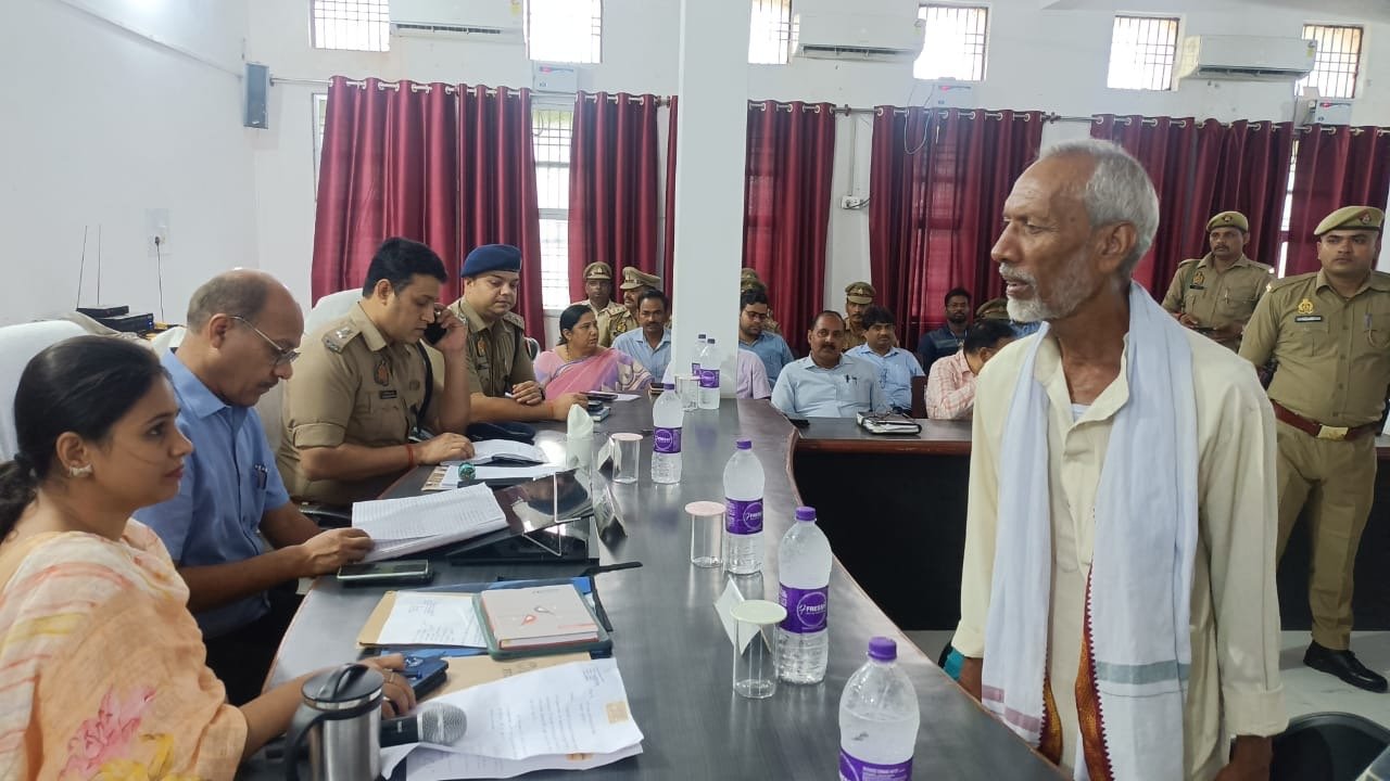 कसया तहसील परिसर में शनिवार को संपूर्ण समाधान दिवस