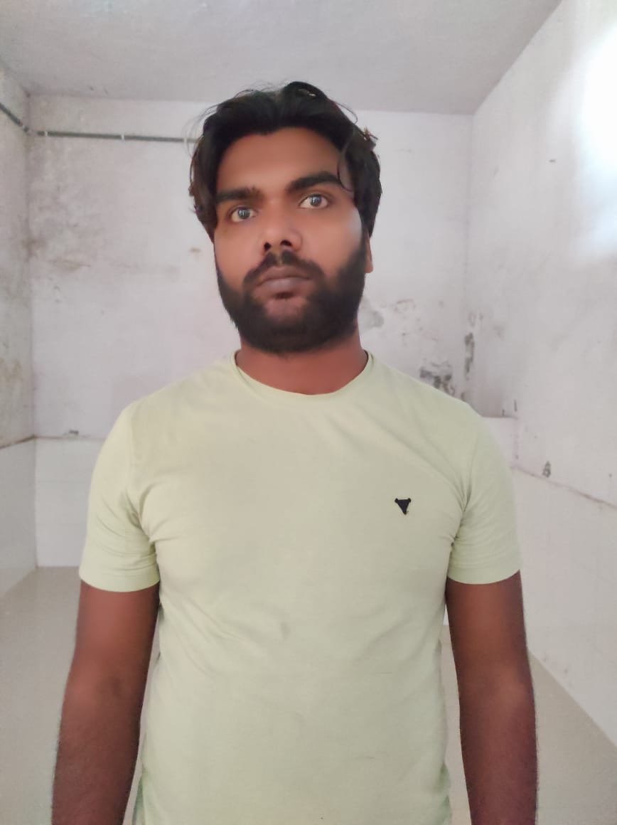 कई राज्यों की पुलिस को चकमा देने वाले अपराधी को तिवारीपुर पुलिस ने किया गिरफ्तार