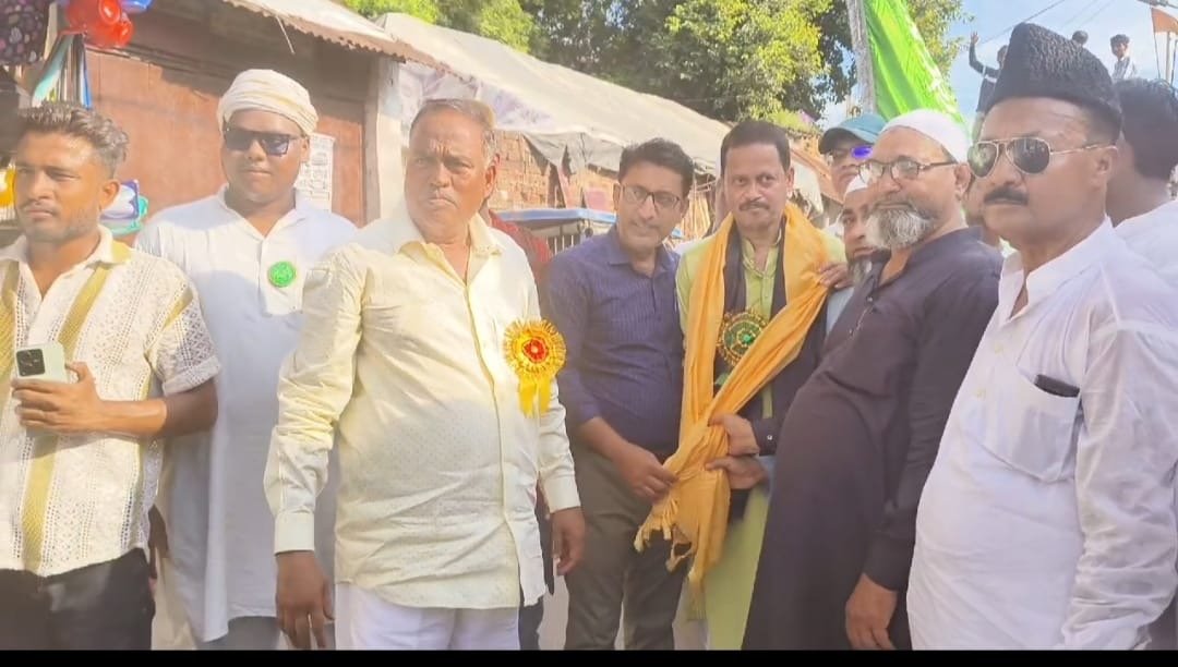 चेहलुम का जूलूस बड़े अद‌बो एहतराम के साथ विभिन्न इमामबाड़ा से अमन का पैगाम देते हुए निकला