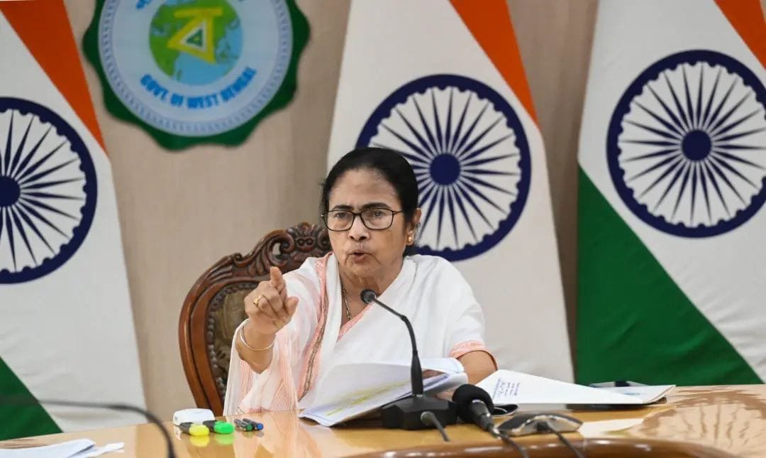CM ममता बनर्जी के खिलाफ सोशल मीडिया पोस्ट डालना पड़ा भारी,पुलिस ने किया गिरफ्तार