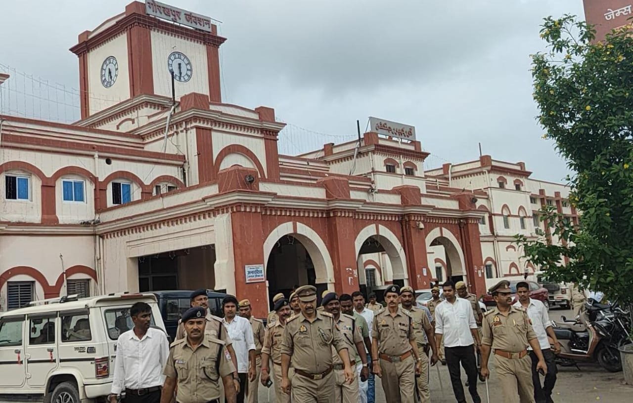 स्वतंत्रता दिवस की पूर्व संध्या पर श्रीमान अपर पुलिस महानिदेशक रेलवे उत्तर प्रदेश