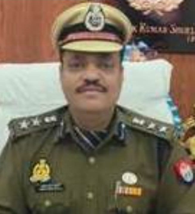 IPS अफ़सर के ख़िलाफ़ जांच