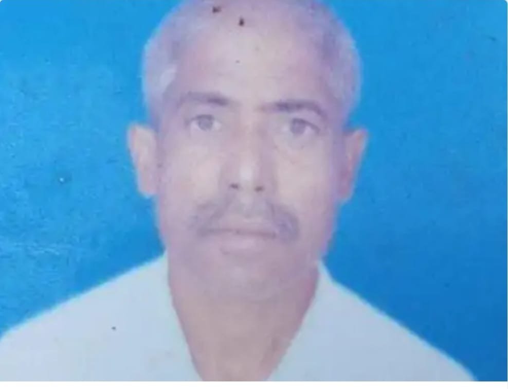 छत पर सो रहे व्यक्ति की गला रेतकर हत्या