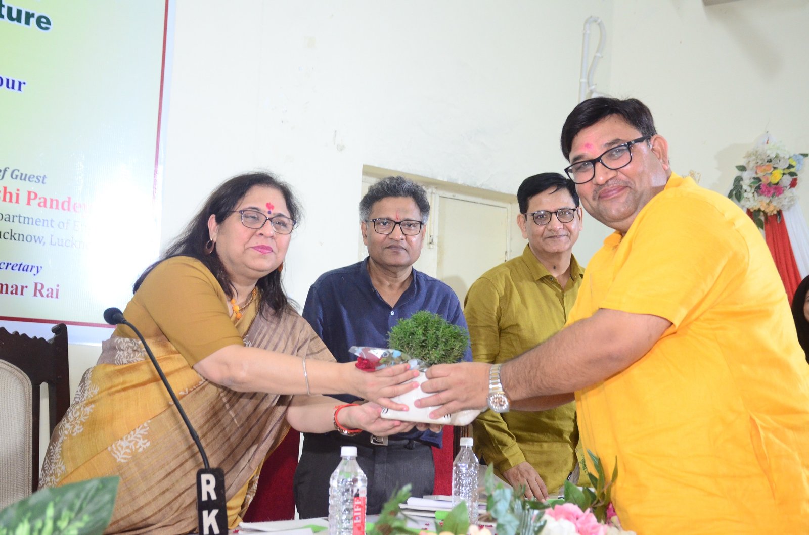 महाकाव्यों और धर्मग्रंथों में पर्यावरण संरक्षण की शिक्षा मिलती है