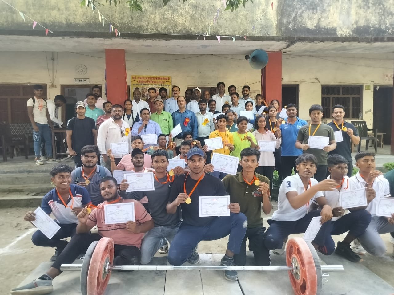 गोरखपुर 68 वीं मंडल स्तरीय भारोत्तोलन प्रतियोगिता में बना विजेता