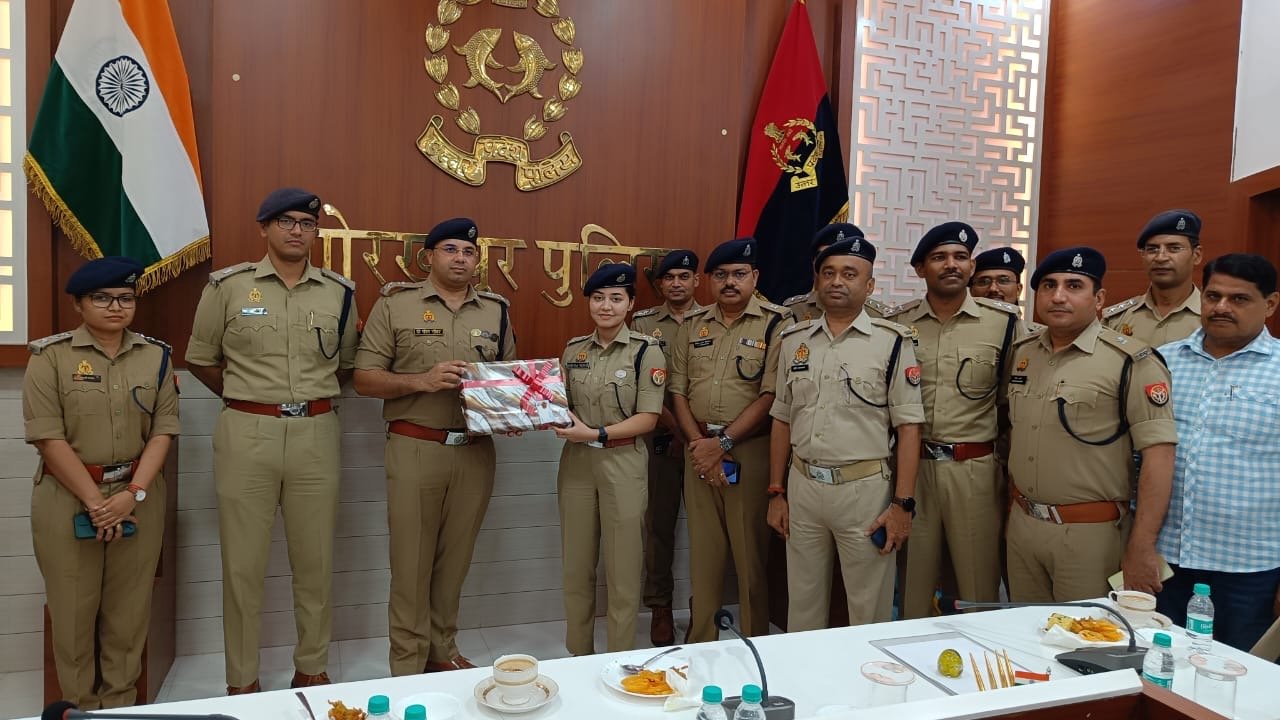 एईपीएस अंशिका वर्मा को एसएसपी के नेतृत्व में किया गया विदाई
