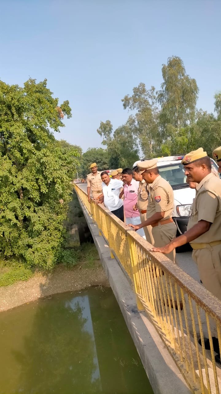 दुर्गा प्रतिमा विसर्जन स्थल करमैनी घाट का एसपी नॉर्थ ने किया निरीक्षण