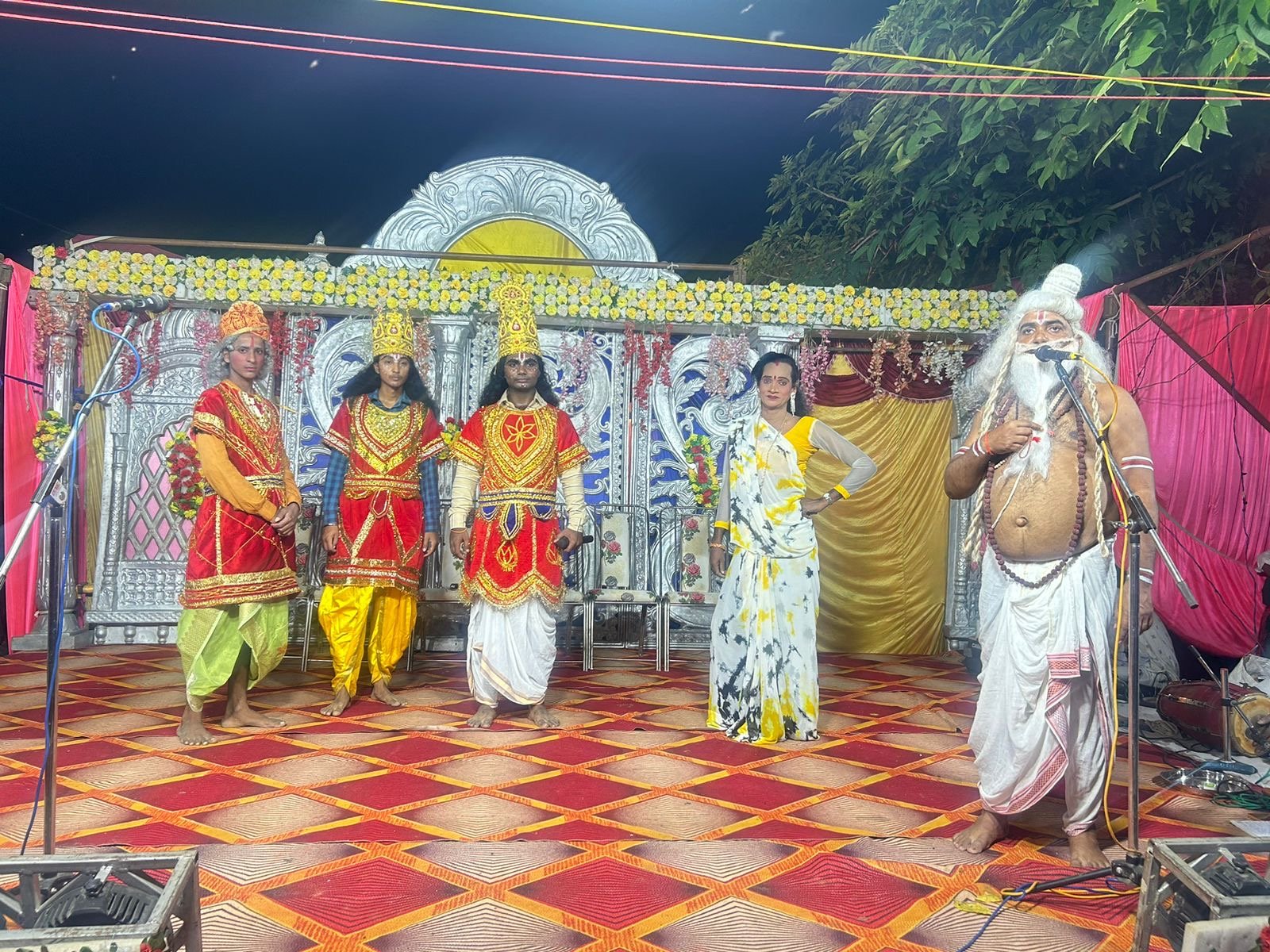 सीता हरण की लीला देख भावुक हुए दर्शक