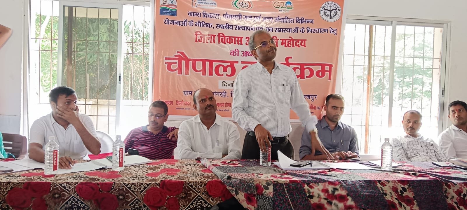 जिला विकास अधिकारी ने गंगटही में लगाई जन चौपाल, सुनीं समस्याएं