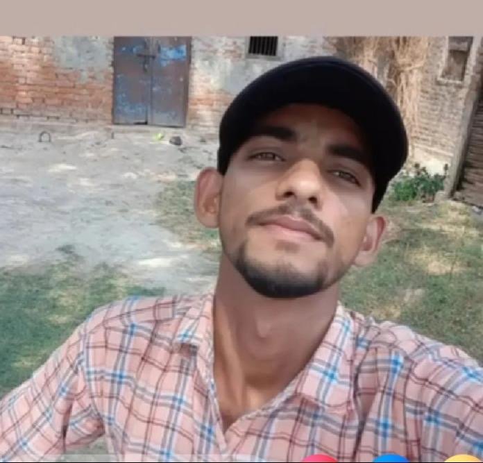 पेड़ पर लटकता मिला युवक का शव हत्या की आशंका