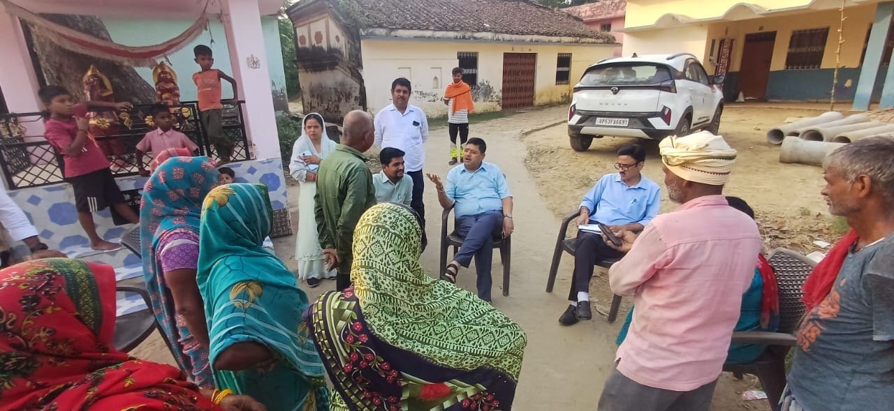 डीसी मनरेगा ने की फर्जी जाब कार्ड की जांच