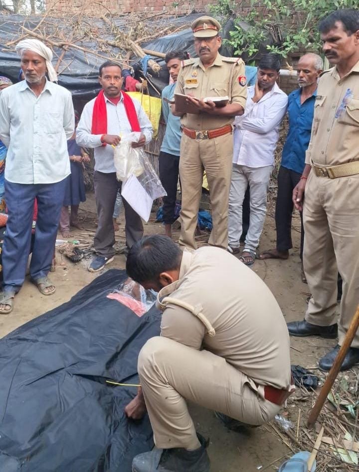कमरे में पंखा से लटकता मिला युवक का शव ।