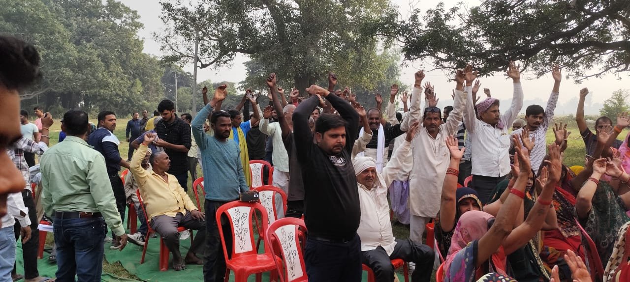 खुली बैठक में कोटे की दुकान का किया गया चयन