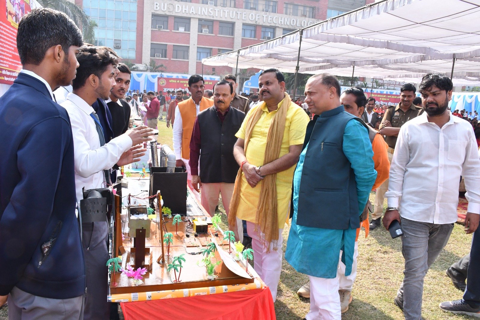 बुद्ध इंस्टीट्यूट आफ टेक्नोलॉजी ने आयोजित किया विज्ञान मॉडल प्रदर्शनी