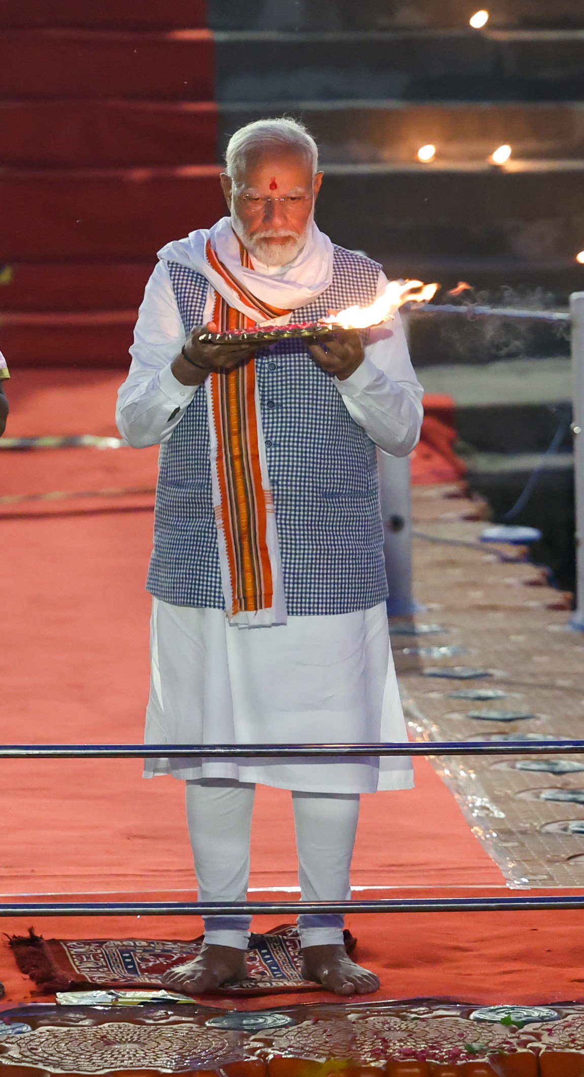पीएम मोदी गंगा-स्नान पूजन से करेंगे विश्व के सबसे बड़े धार्मिक आयोजन महाकुंभ की शुरुआत