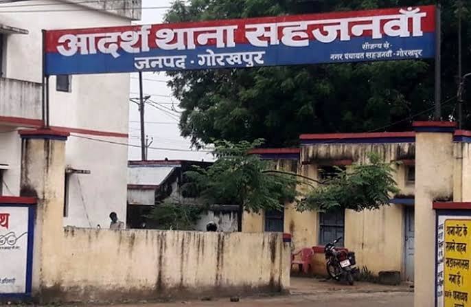 साजिश के तहत घर के बाहर बुलाकर युवक को पीटा