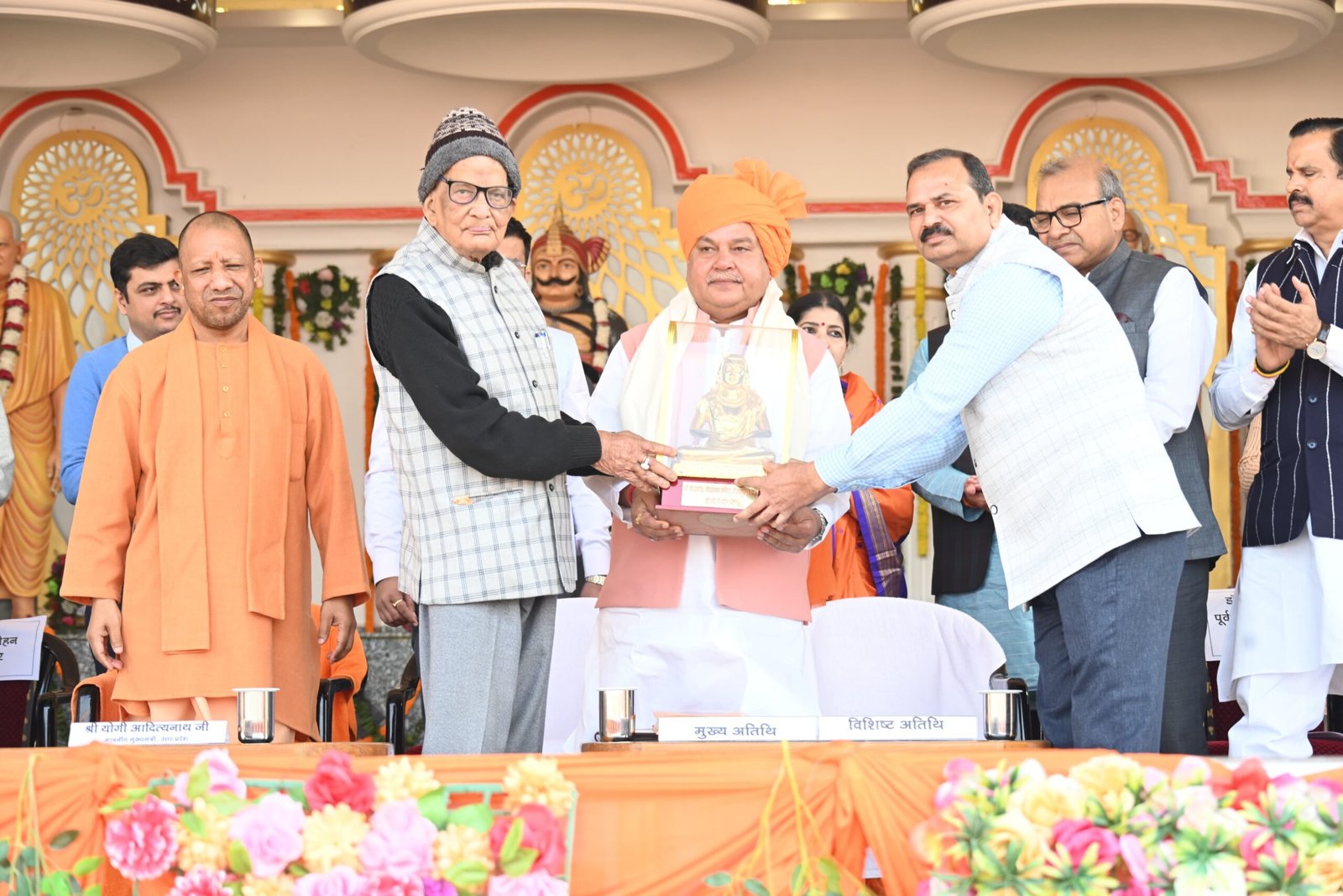 महाराणा प्रताप शिक्षा परिषद शोभायात्रा की मध्य प्रदेश विधानसभा के अध्यक्ष नरेंद्र सिंह तोमर ने ली सलामी
