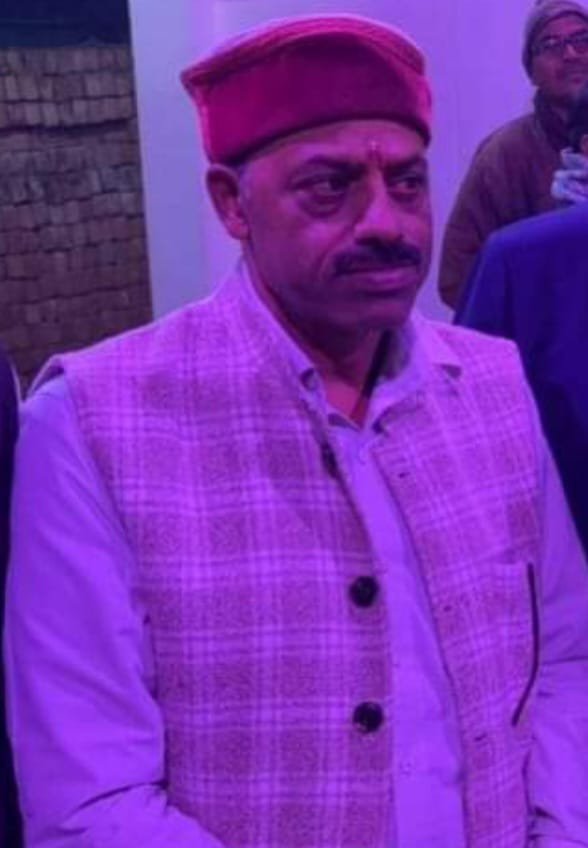 बसों को बड़हलगंज बस स्टेशन पर ठहराव की मांग