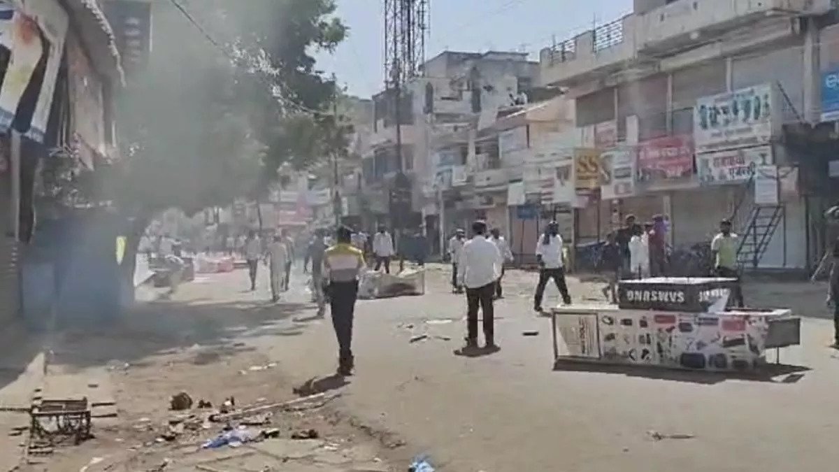 महाराष्ट्र के परभणी में बंद के दौरान भड़की हिंसा