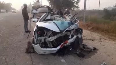 छपरा में कार और ट्रक के बीच भीषण टक्कर, BMP जवान समेत दो लोगों की मौत