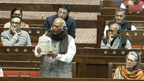 ‘लोकसभा में नेहरू पर तथ्यों को तोड़-मरोड़ कर पेश किया गया’, खरगे बोले- माफी मांगे पीएम मोदी