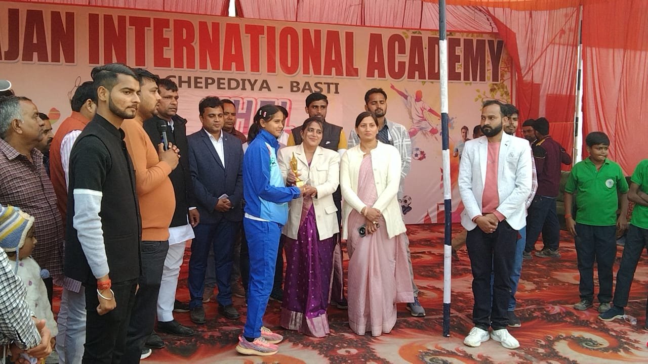 राजन इंटरनेशनल एकेडमी में दो दिवसीय खेल महोत्सव का समापन, ब्लू हाउस रहा विजेता