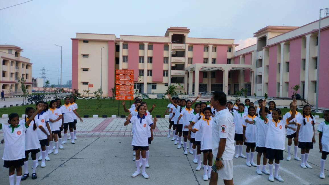 मुफ्त आवासीय शिक्षा से श्रमिक पाल्यों का जीवन संवार रही योगी सरकार