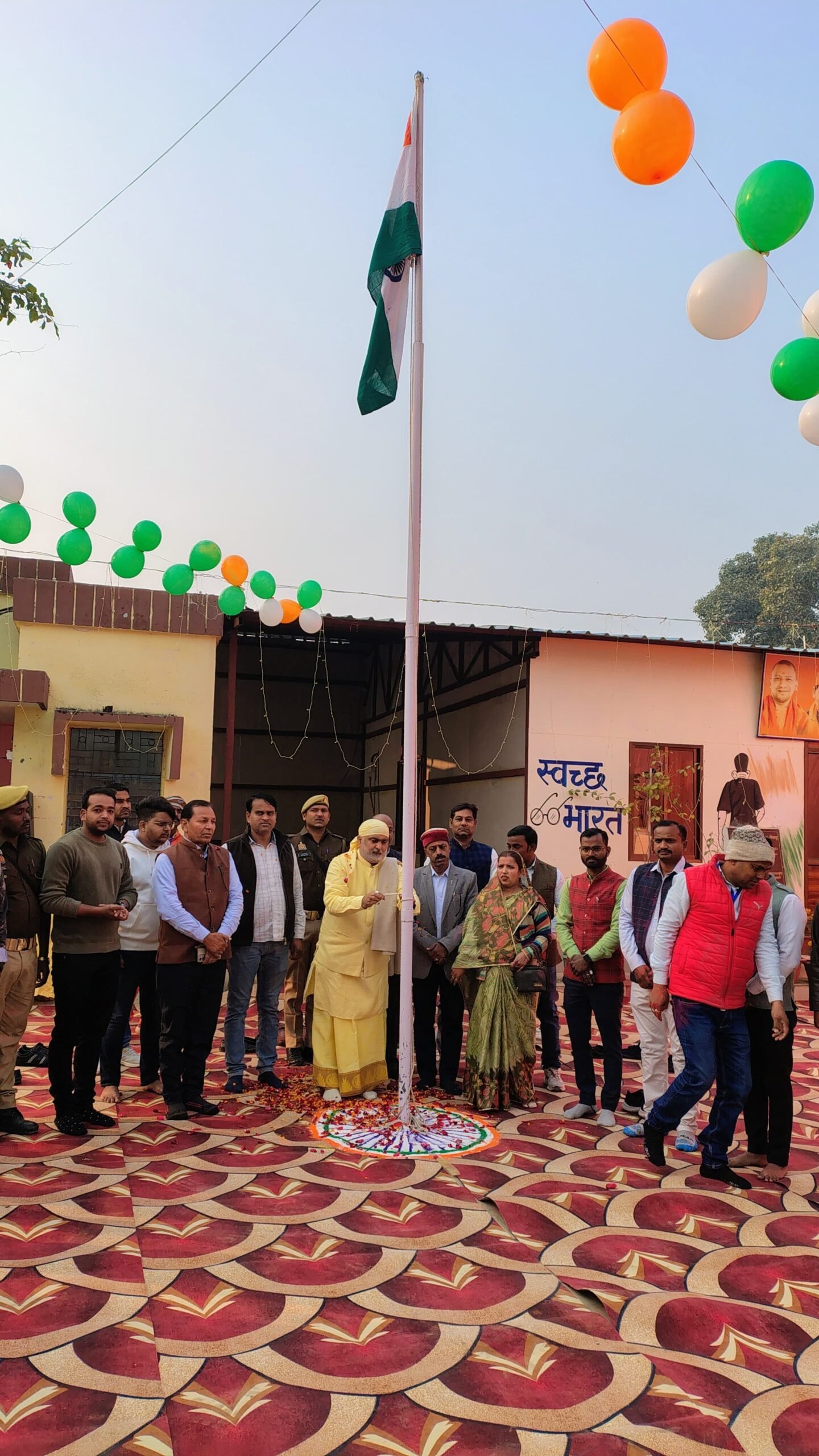 शान से फहराया तिरंगा, दिन भर गुंजता रहे देशभक्ति की गीत