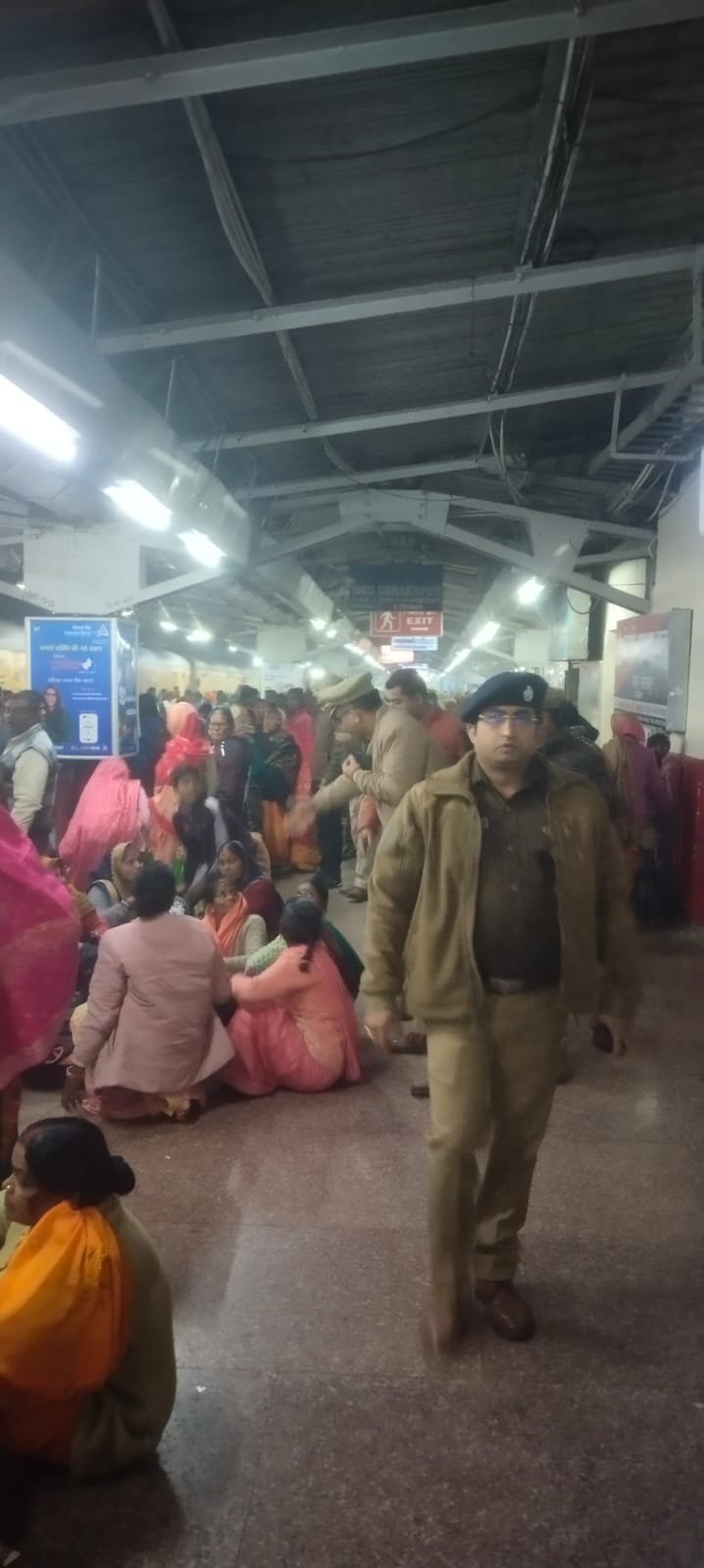 पुलिस अधीक्षक रेलवे का गोरखपुर स्टेशन पर सुरक्षा निरीक्षण