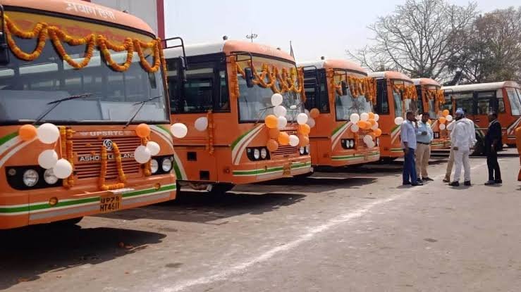 सीएम योगी ने परिवहन विभाग की समीक्षा की