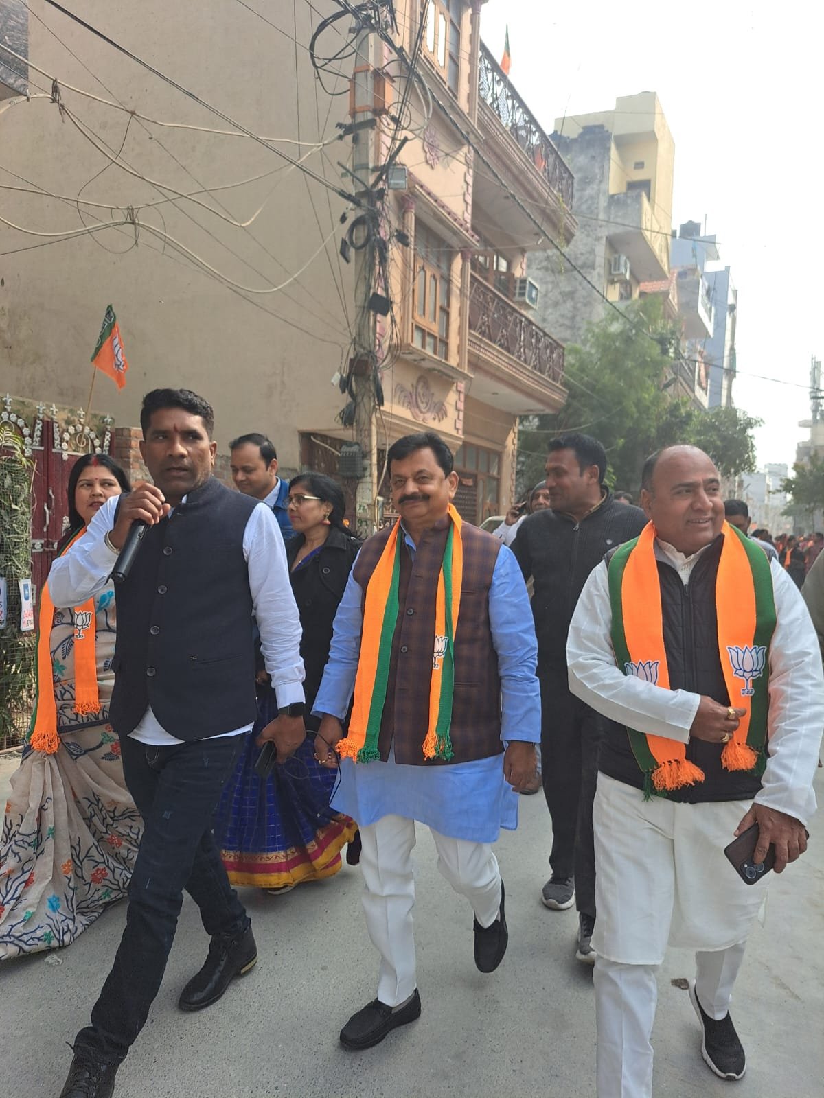 बीजेपी सांसद विजय दुबे ने कि दिल्ली चुनाव में ताबड़तोड़ चार जनसभाएं, उमड़ा अपार जनसैलाब