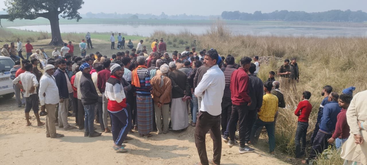 संदिग्ध हालात में युवक का शव बरामद