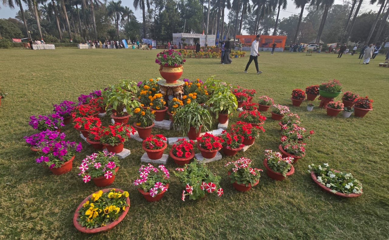 ऐतिहासिक ‘फ्लावर शो’ का भव्य समापन: गोरखपुर में हरियाली और खुशबू का अनूठा संगम