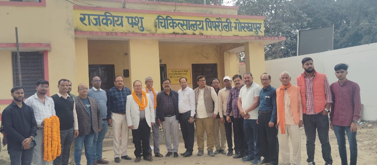 एक चिकित्सक व स्वास्थ्यकर्मी कभी भी सेवानिवृत्त नहीं होते : डा. लाल रत्नाकर सिंह