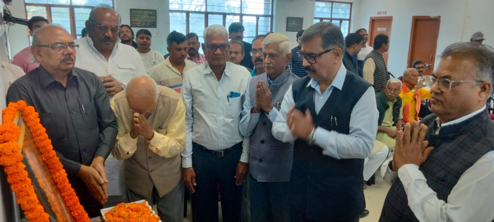 भोजपुरी साहित्य के शिखर पुरुष ‘जुगानी भाई’ को गोरखपुर जर्नलिस्ट प्रेस क्लब में दी गई भावपूर्ण श्रद्धांजलि