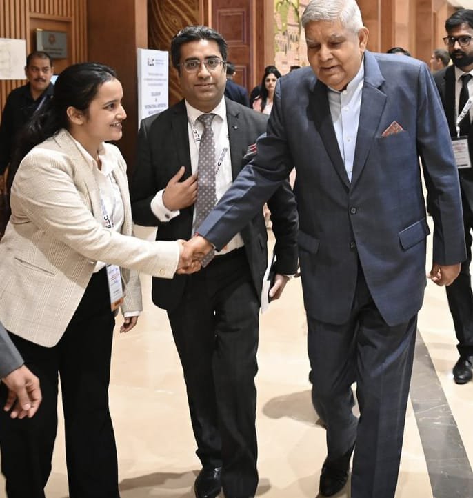 गोरखपुर की बेटी निहारिका को उपराष्ट्रपति जगदीप धनखड़ का स्नेहिल आशीर्वाद