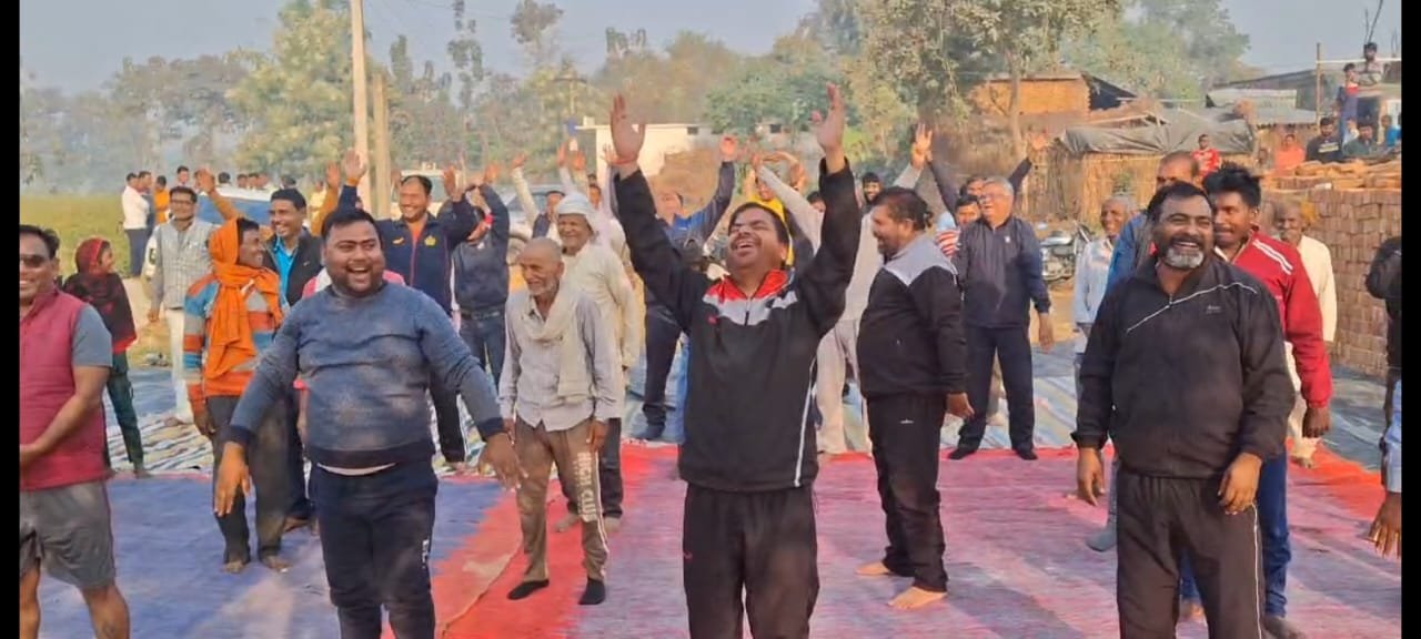 नगर पंचायत नगर में योग शिविर और वृद्ध जन सम्मान समारोह का हुआ आयोजन