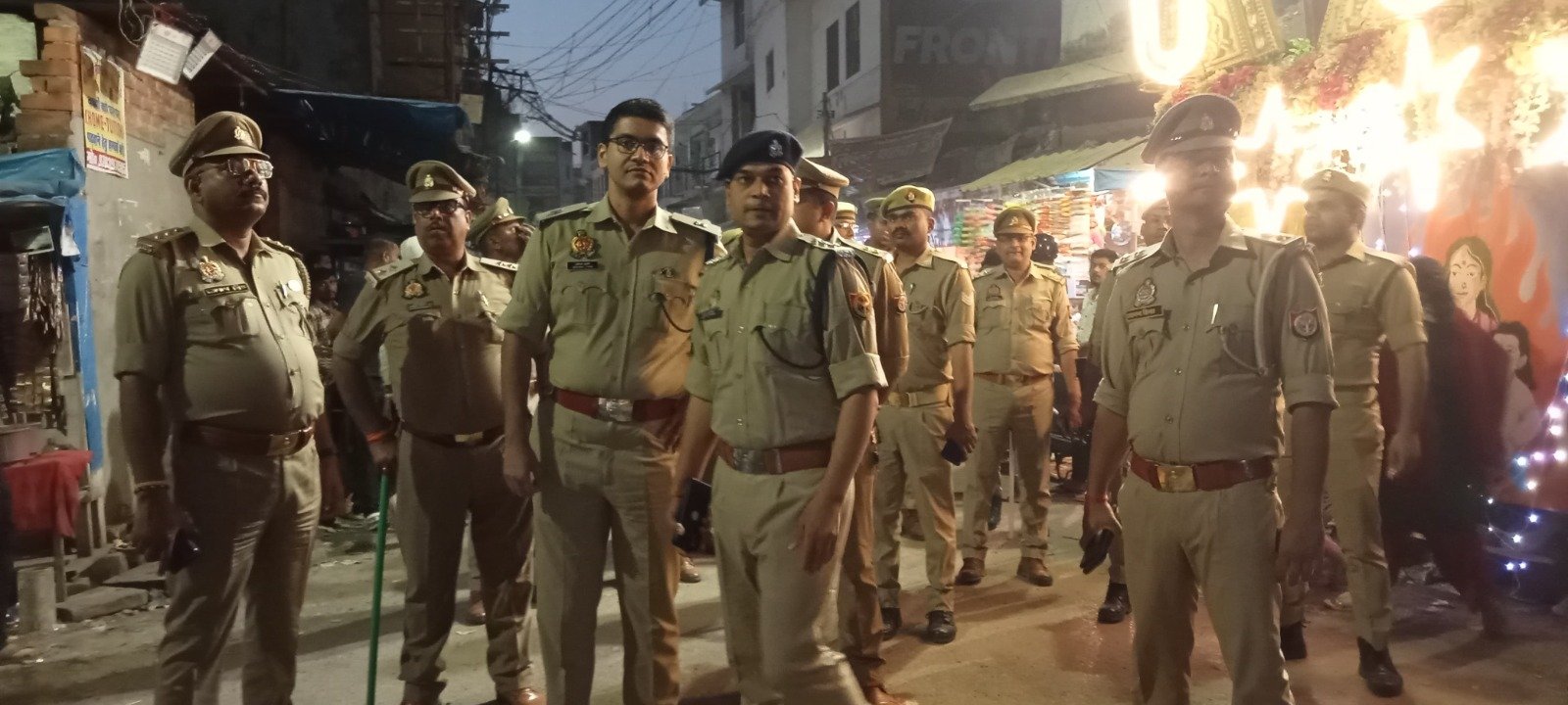 आगामी होली पर्व को सकुशल संपन्न करने के लिए एसपी सिटी और सीओ कोतवाली ने किया फ्लेग मार्च