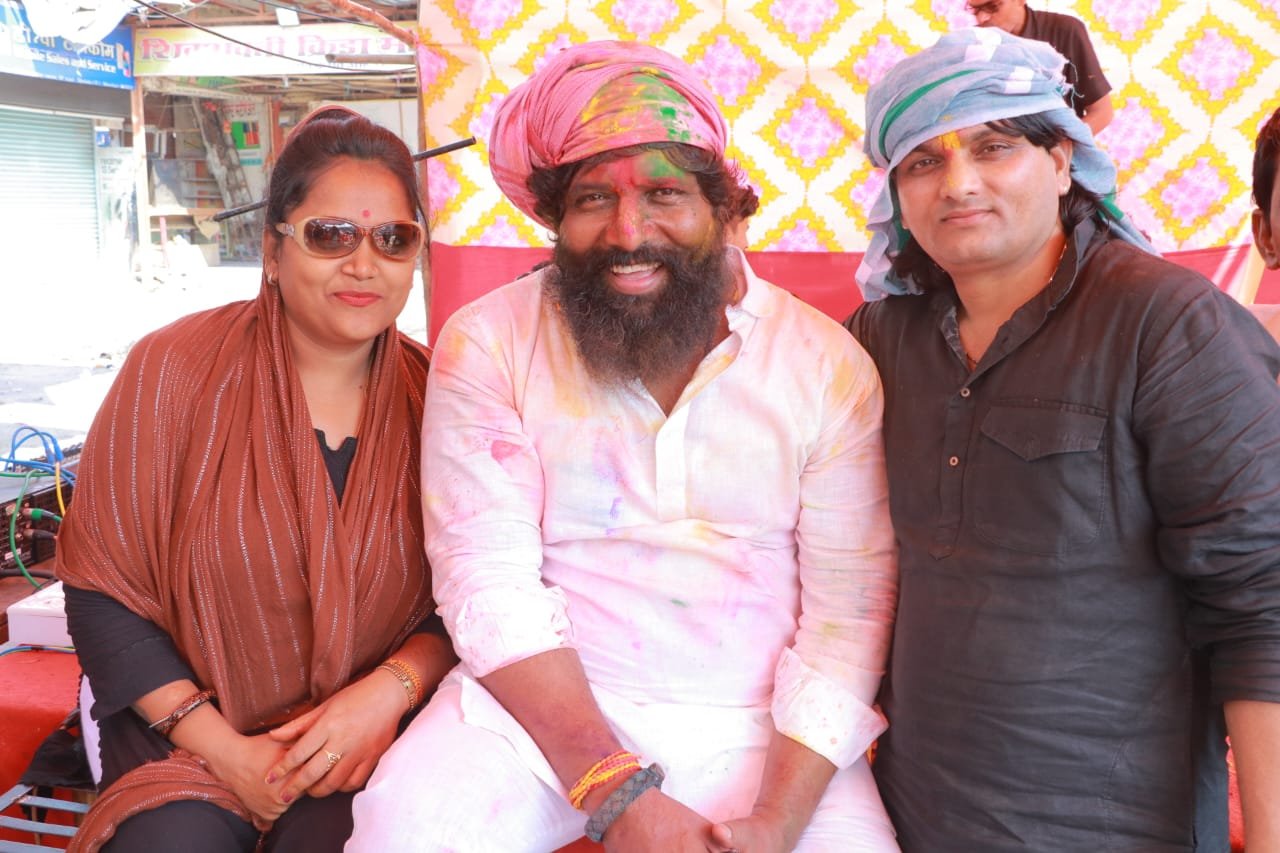 पप्पू यादव ने तीसरी पीढ़ी की परंपरा को आगे बढ़ाते हुए मुंबई में किया होली मिलन समारोह