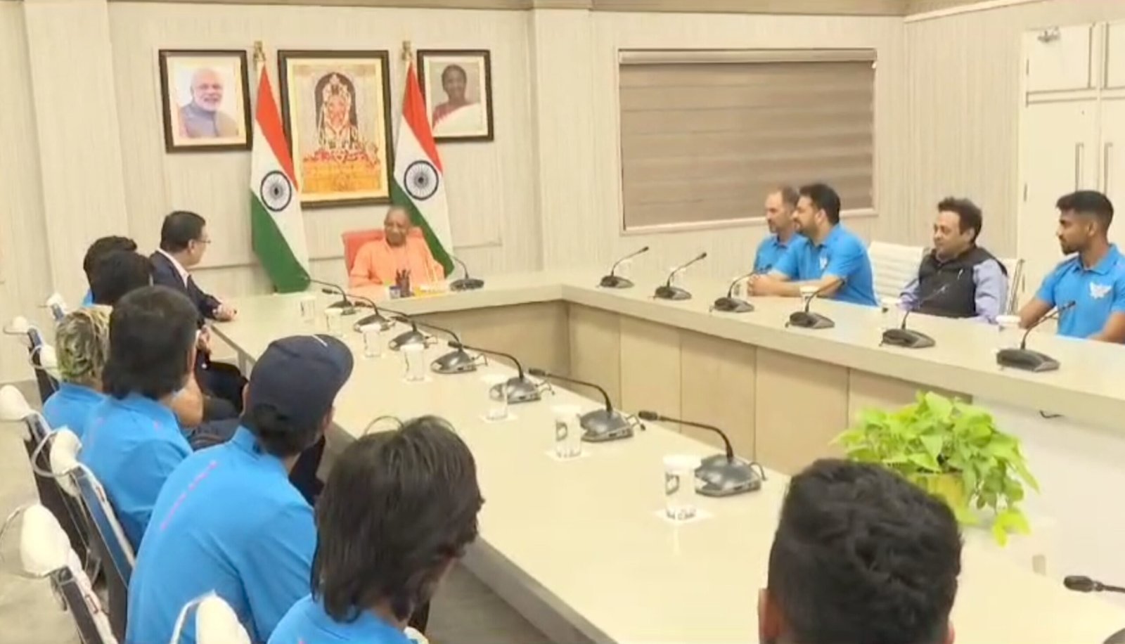 मुख्यमंत्री से मिली लखनऊ सुपर जायंट्स की टीम