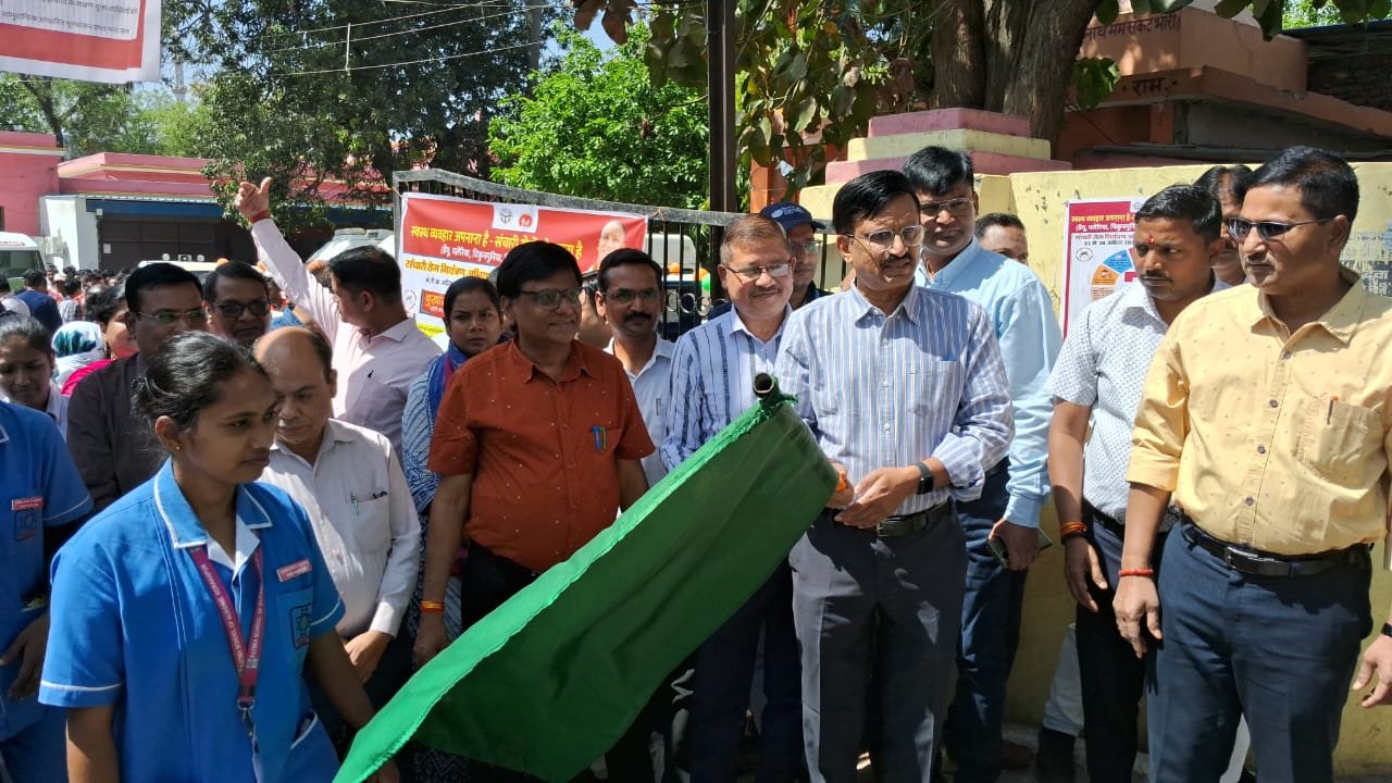 महापौर ने जागरूकता रैली को दिखाई हरी झंडी, संचारी रोग नियंत्रण अभियान का आगाज