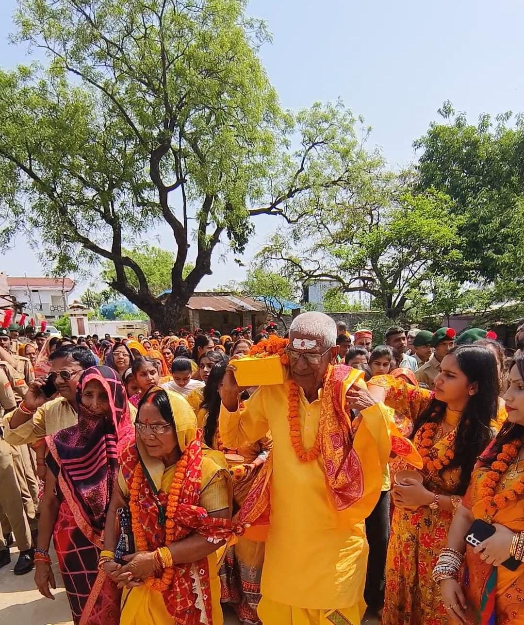 कलश यात्रा के साथ श्रीमद् भागवत कथा का हुआ शुभारंभ